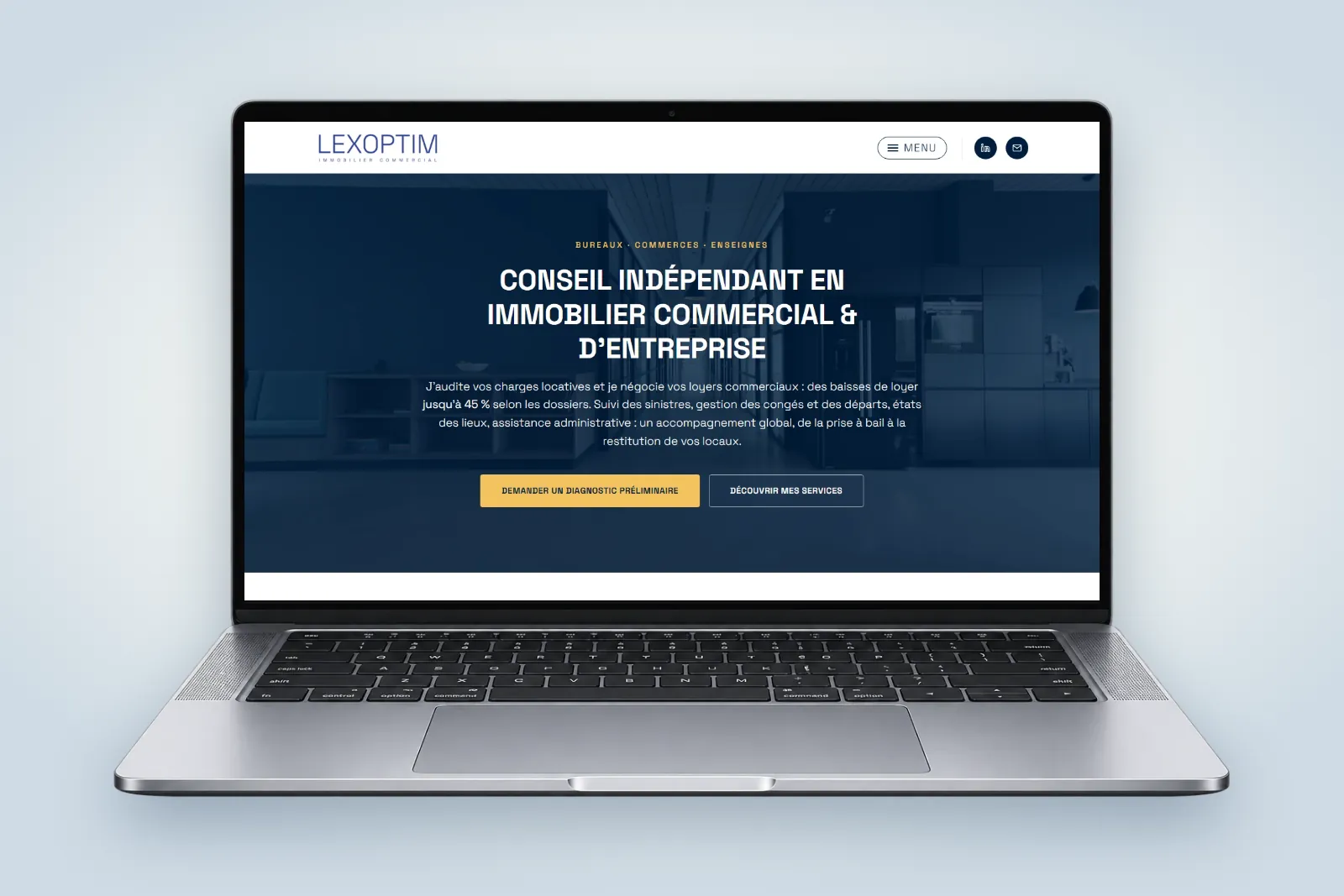Site internet de Lexoptim, conseil en immobilier commercial à Paris, affiché sur un ordinateur portable