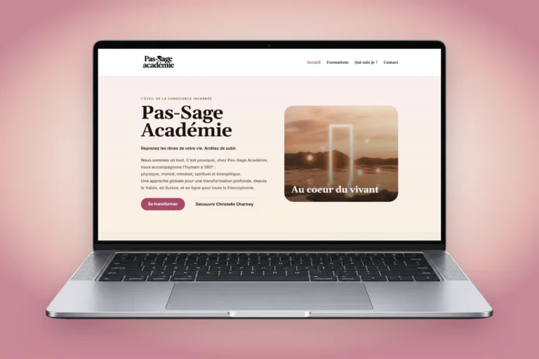 Site internet de Pas-Sage Académie, académie de formations énergétiques en Valais, affiché sur un ordinateur portable